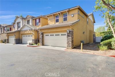 11 - East Avenue, Condo with 3 bedrooms, 2 bathrooms and 2 parking in Rancho Cucamonga CA | Image 2