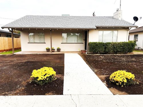 407 Channing Way, Exeter, CA, 93221-1909 | Card Image