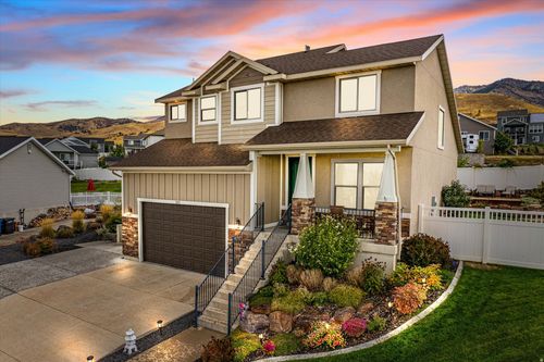 522 N 800 E, Hyde Park, UT, 84318-4900 | Card Image