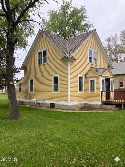 206 2nd Ave E, Zap, ND, 58580-9701 | Card Image