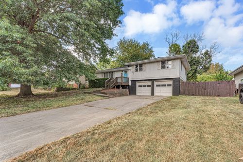 3233 W Glenwood St, Springfield, MO, 65807-3153 | Card Image