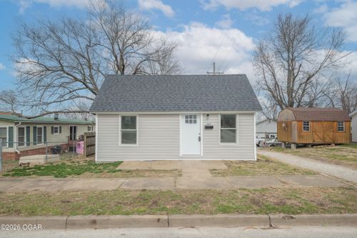 207 E 2nd St, Webb City, MO, 64870-2315 | Card Image