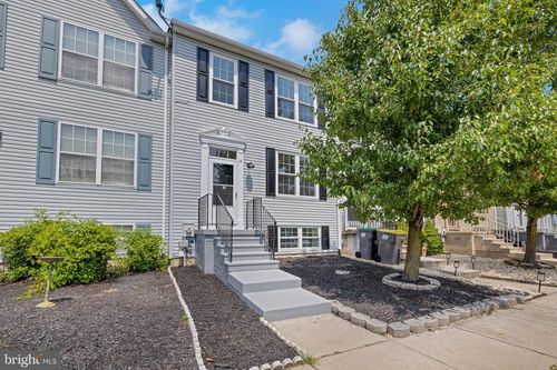 8 Versailles Ct, NEWARK, DE, 19702-5502 | Card Image