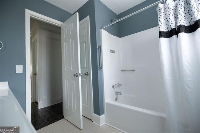 2074 Flint Hill Dr, House other with 4 bedrooms, 3 bathrooms and 2 parking in Lawrenceville GA | Image 18