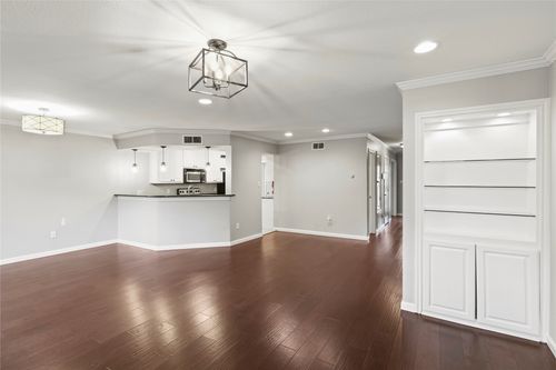 9440 Timberleaf Dr, Dallas, TX, 75243-6124 | Card Image