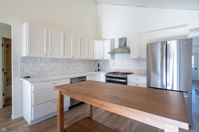 626 interior-28.jpg | Image 6