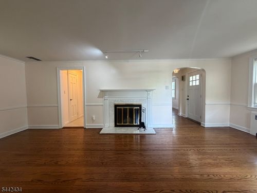 324 E Cedar St, Livingston, NJ, 07039-4219 | Card Image