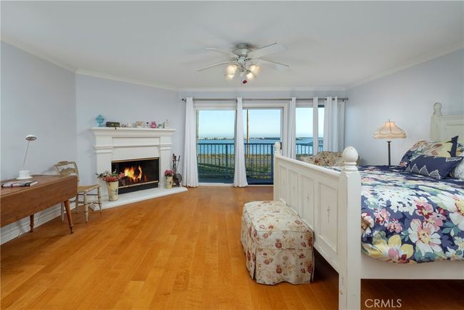 1627 Seal Way, House other with 3 bedrooms, 4 bathrooms and 4 parking in Seal Beach CA | Image 11