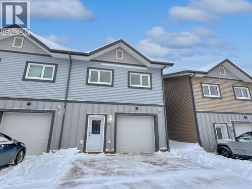 35 Sybil Cir, Whitehorse, YT, Y1A0R6 | Card Image