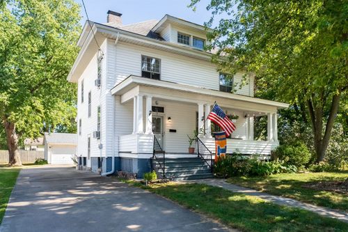 355 N Cherry St, El Paso, IL, 61738-1164 | Card Image