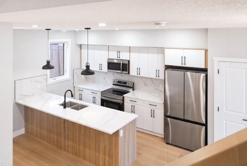 1636 19 Ave Nw, Calgary, AB, T2M1B1 | Card Image