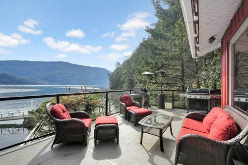 322 Echo Ave, Harrison Hot Springs, BC, V0M1K0 | Card Image