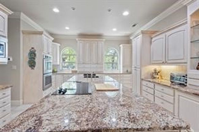 6810 Westover Dr, House other with 4 bedrooms, 5 bathrooms and null parking in Granbury TX | Image 13
