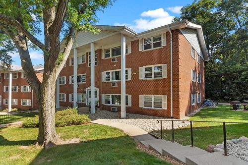3b-235 Country Club Drive, Lake Geneva, WI, 53147 | Card Image
