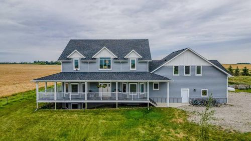 204041 Township Road 63a, Raymond, AB, T0K2S0 | Card Image