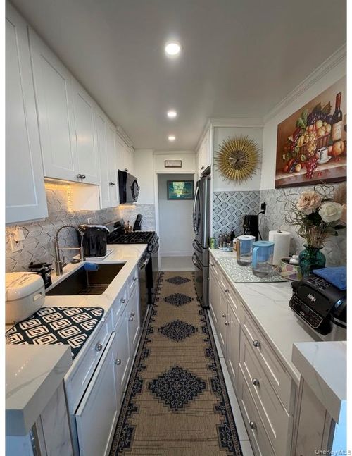 5c-89-35 155th Avenue, New York, NY, 11414 | Card Image