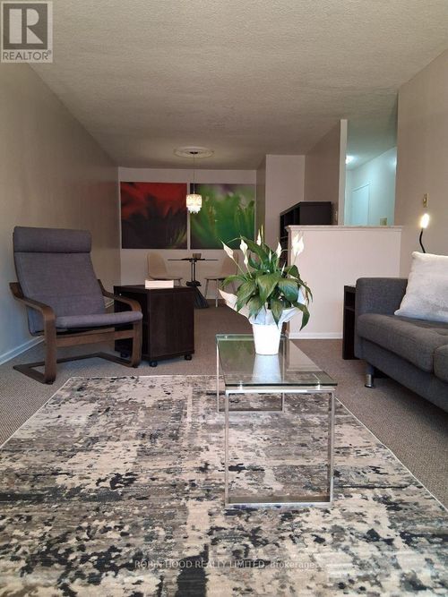 605-975 Warwick Court, Burlington (LaSalle), ON, L7T3Z7 | Card Image