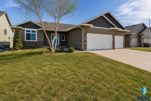 2900 S Statice Ave Avenue, Sioux Falls, SD, 57106 | Card Image