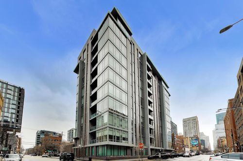 5d-360 Erie St, Chicago, IL, 60654-5817 | Card Image