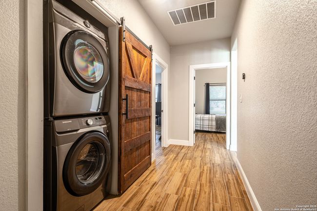 177 E Short Meadow Dr, House other with 4 bedrooms, 4 bathrooms and null parking in Lytle TX | Image 31