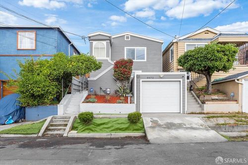6672 Brann St, Oakland, CA, 94605-2015 | Card Image