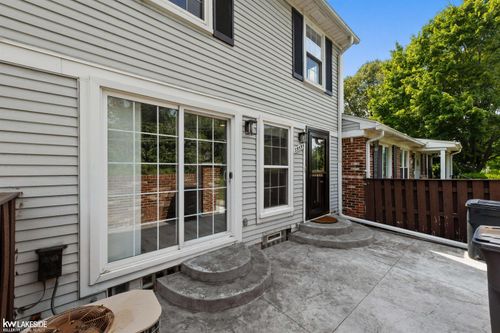 39595 Heatherheath Dr, Clinton Township, MI, 48038-2645 | Card Image