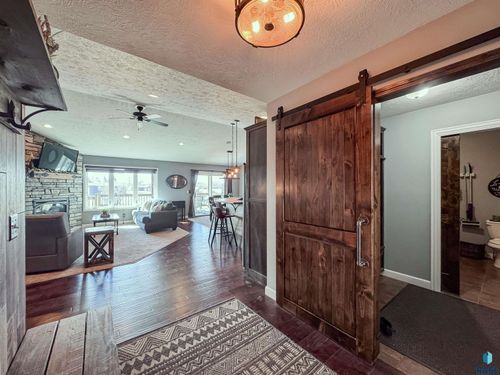 25785 Frederick Cir, Renner, SD, 57055-6552 | Card Image