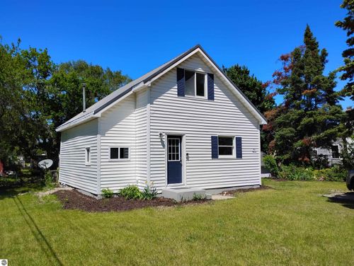 511 E Woodworth St, Mt Pleasant, MI, 48858-1721 | Card Image