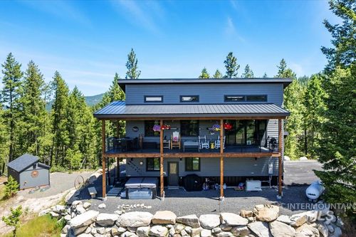 35 San Ignacio Way, Cascade, ID, 83611-6016 | Card Image