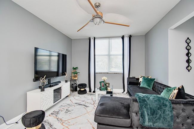 APT-623 - 804 E Windward Way, Condo with 2 bedrooms, 2 bathrooms and null parking in Lantana FL | Image 8