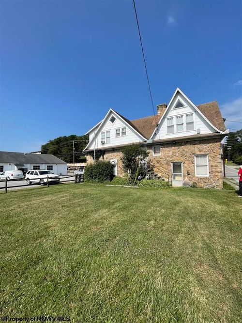 236 1/2 S Kanawha St, Buckhannon, WV, 26201 | Card Image