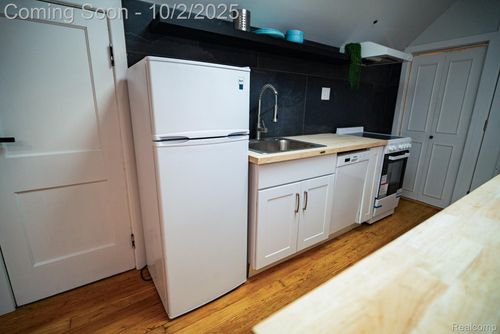 unit-b-1502 Virginia Park St, Detroit, MI, 48206-2478 | Card Image