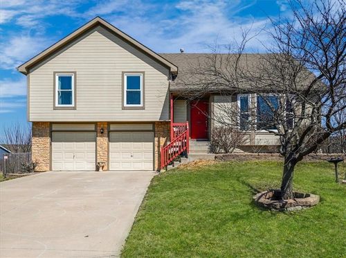15510 Iron Creek Ct, Basehor, KS, 66007-9302 | Card Image