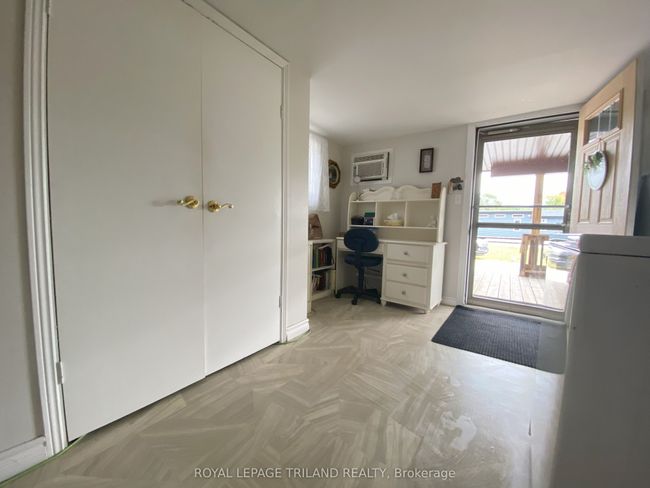 2 - 9951 Northville Cres, Home with 2 bedrooms, 1 bathrooms and 2 parking in Thedford ON | Image 30