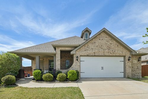1811 Sunflower Dr, Glenn Heights, TX, 75154-8745 | Card Image