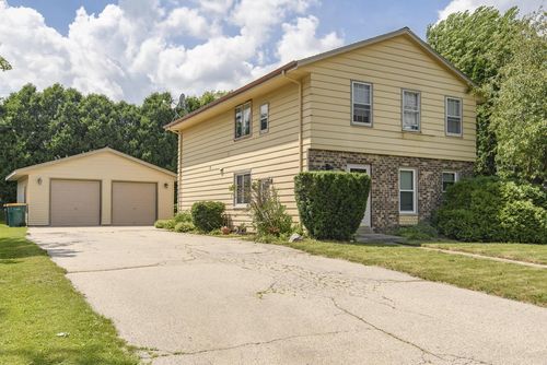 145-141 Judge Drive, Saukville, WI, 53080 | Card Image