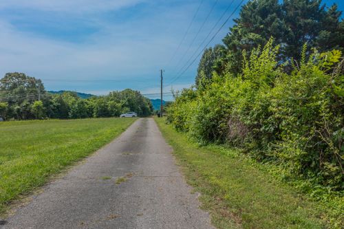 9527 E Brainerd Road, Chattanooga, TN, 37421 | Card Image