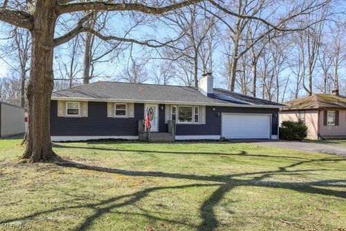 17997 Hillcrest Dr, Lake Milton, OH, 44429-9748 | Card Image