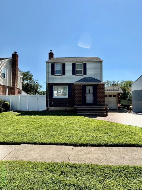 49 Queens Avenue, Hempstead, NY, 11003 | Card Image