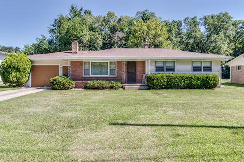925 Meadow Dr, Battle Creek, MI, 49015-4613 | Card Image