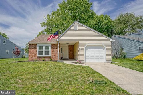 27 Lakebridge Dr, WOODBURY, NJ, 08096-6718 | Card Image