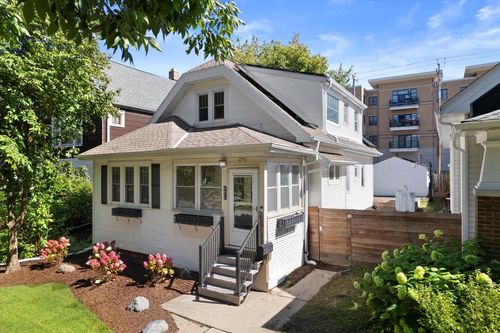 4476 N Bartlett Avenue, Shorewood, WI, 53211 | Card Image