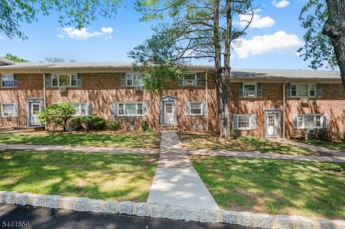 apt-118-41 Wedgewood Dr, Verona, NJ, 07044-4127 | Card Image