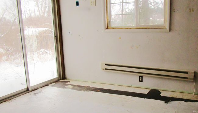4561 N 700 E, House other with 3 bedrooms, 2 bathrooms and null parking in Leesburg IN | Image 11
