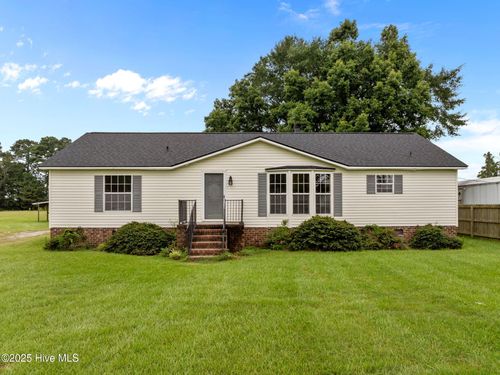 832 Smithtown Rd, Grimesland, NC, 27837-9531 | Card Image