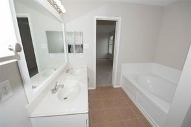 1410 Eagles Nest Trl, House other with 4 bedrooms, 2 bathrooms and null parking in Krum TX | Image 19