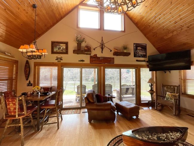 3550 Old River Ln, House other with 2 bedrooms, 2 bathrooms and 558 parking in Independence VA | Image 9
