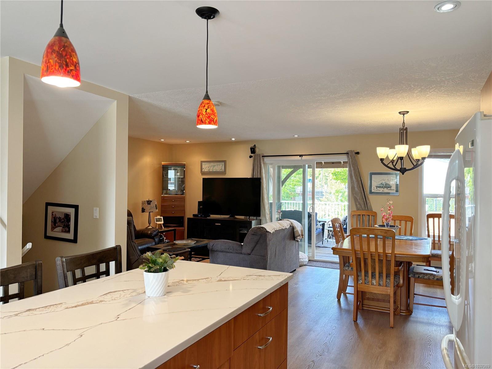 Residential in Gold River 4