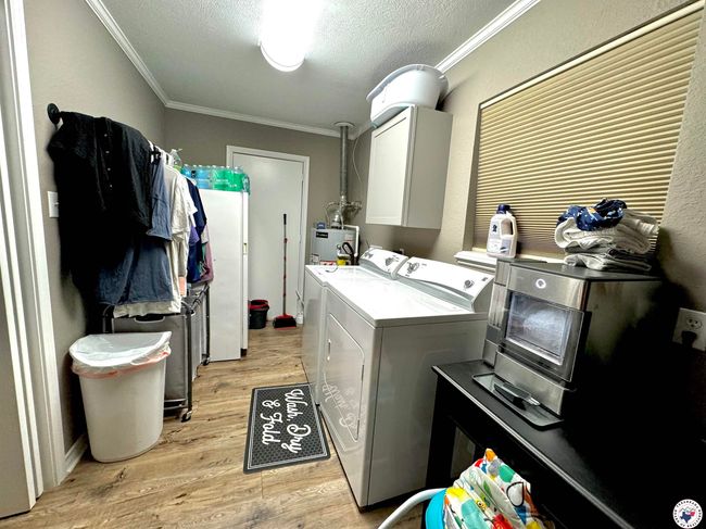 203 Main St, House other with 3 bedrooms, 1 bathrooms and null parking in Hooks TX | Image 4