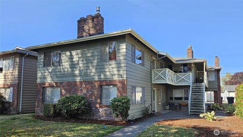 1023 16th Ave, Longview, WA, 98632-2337 | Card Image